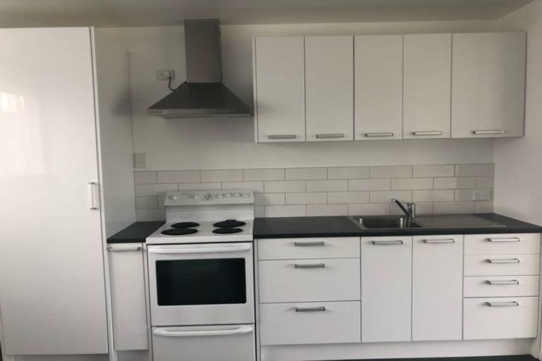 Photo of property in 11 Kotuku Street, Te Atatu Peninsula, Auckland, 0610