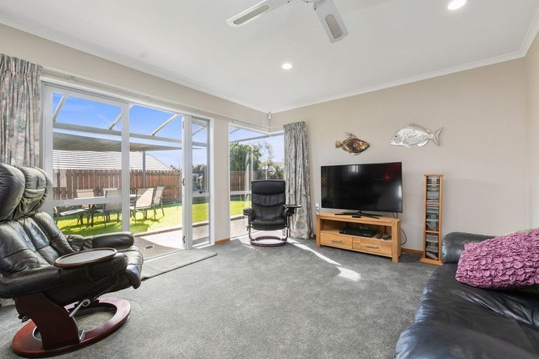 Photo of property in 5 Lucerne Place, Welcome Bay, Tauranga, 3112