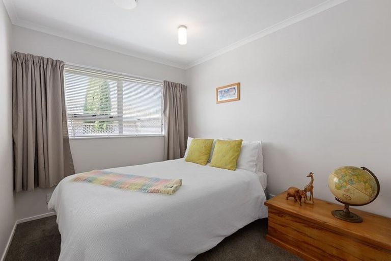 Photo of property in 51 Lakeside Drive, Orewa, 0931