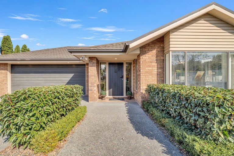 Photo of property in 16 Hemingway Place, Spencerville, Christchurch, 8083