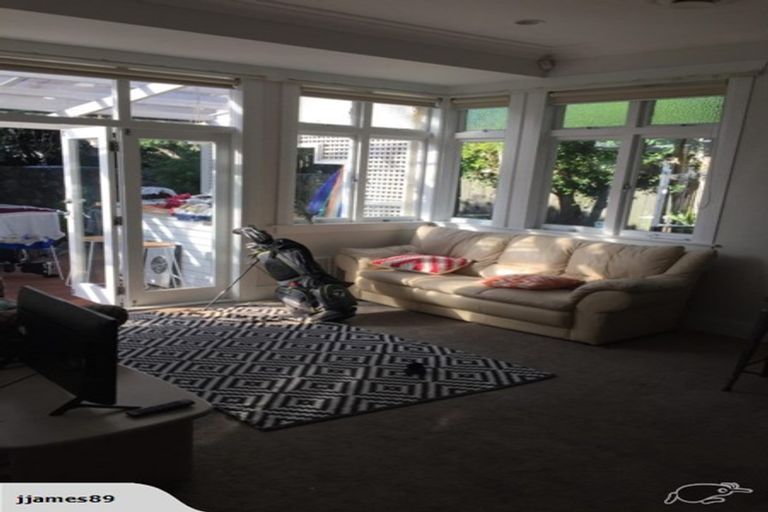 Photo of property in 11 Queen Mary Avenue, New Lynn, Auckland, 0600