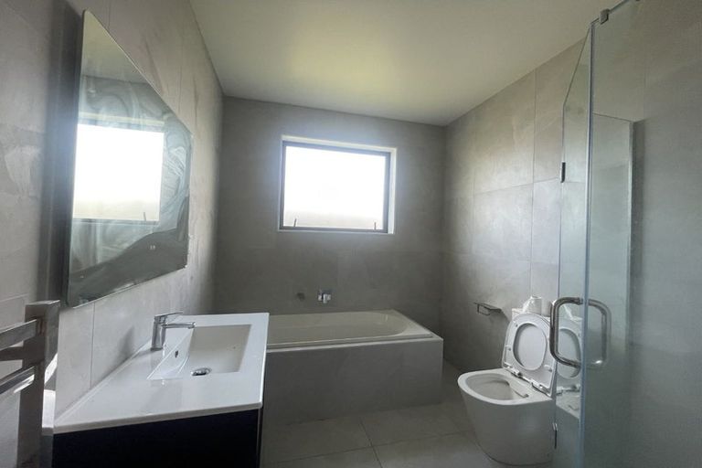 Photo of property in 32 Josh Road, Huapai, Kumeu, 0810