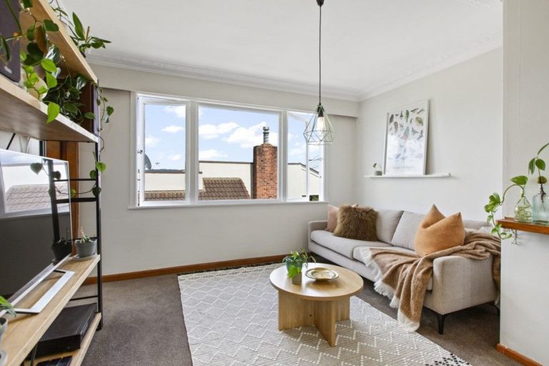 Photo of property in 44 Savoy Road, Glen Eden, Auckland, 0602