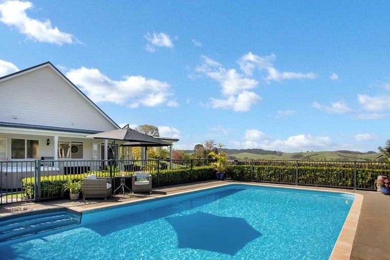 Photo of property in 41 Retreat Road, Haruru, 0204