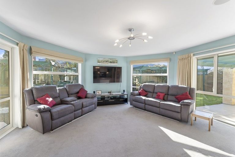 Photo of property in 15 Saddleback Green, Halswell, Christchurch, 8025