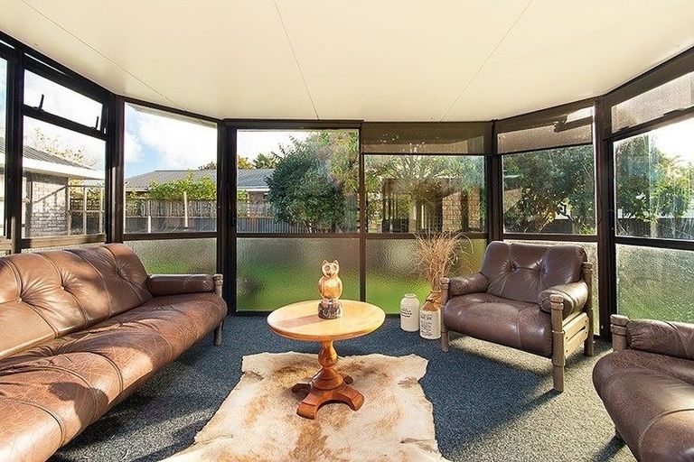 Photo of property in 42 Racecourse Road, Waiuku, 2123