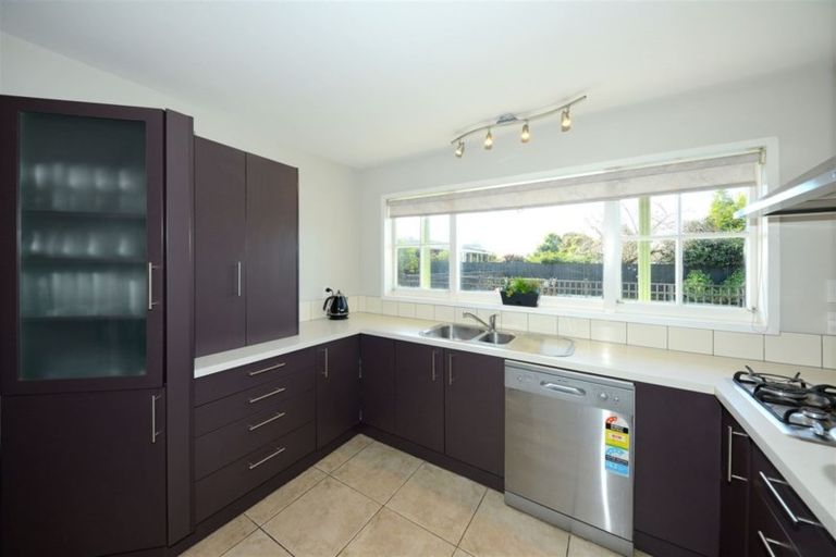 Photo of property in 11 Hillcrest Place, Avonhead, Christchurch, 8042