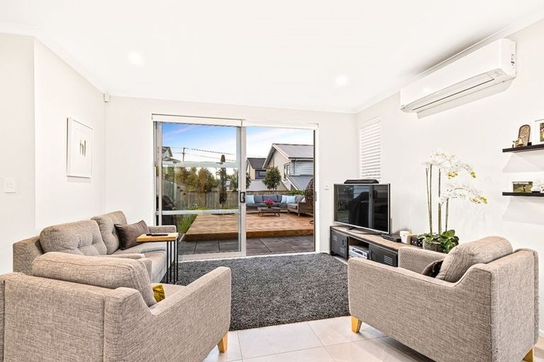 Photo of property in 3 George Mcwhirter Avenue, Massey, Auckland, 0614