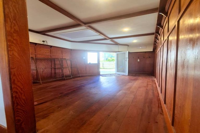 Photo of property in 7 Crawford Road, Kilbirnie, Wellington, 6022