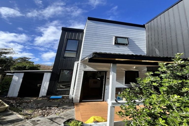 Photo of property in 17/26 Springvale Drive, Fairview Heights, Auckland, 0632