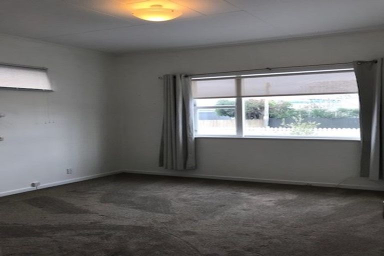 Photo of property in 22 Ferry Street, Seatoun, Wellington, 6022