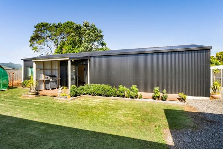 Photo of property in 21 Carthew Street, Okato, 4335
