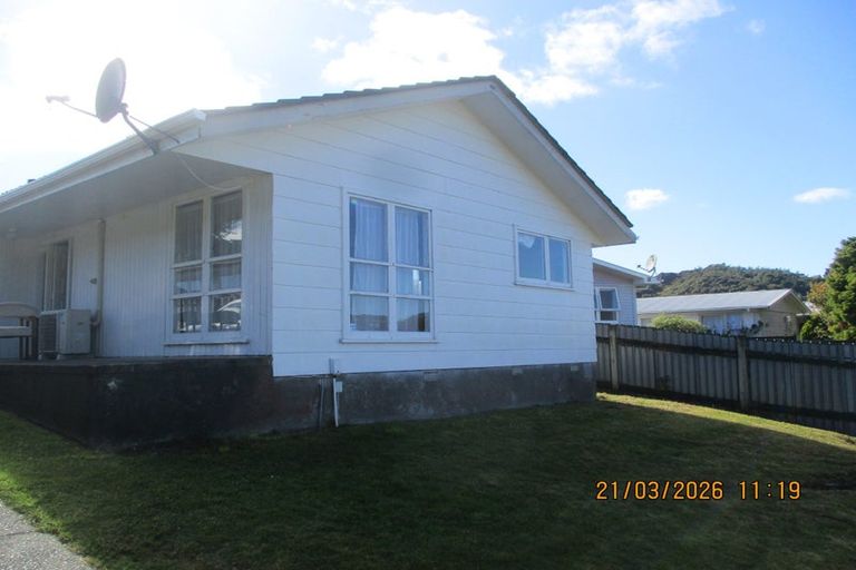 Photo of property in 1/18 Kairanga Crescent, Wainuiomata, Lower Hutt, 5014