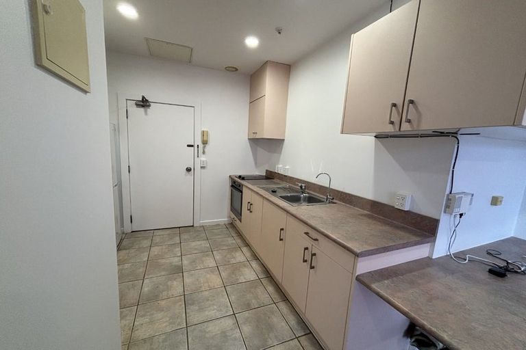 Photo of property in Terrace Tower Apartments, 6c/126 The Terrace, Wellington Central, Wellington, 6011