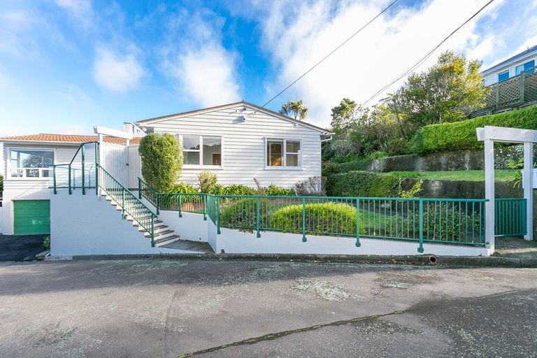 Photo of property in 77 Rangoon Street, Khandallah, Wellington, 6035