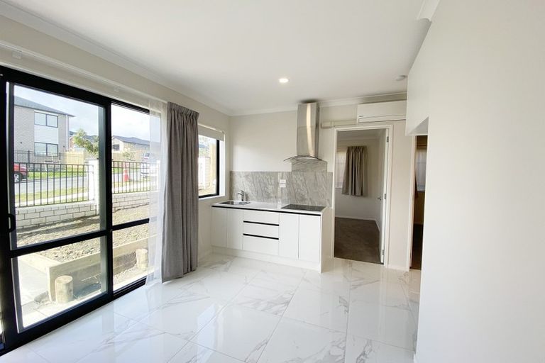 Photo of property in 81 Drumbuoy Drive, Flat Bush, Auckland, 2019