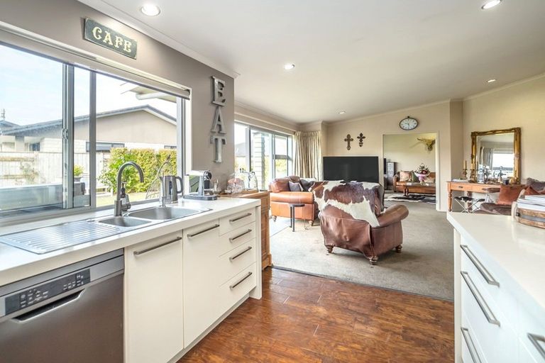 Photo of property in 132 Guy Street, Dannevirke, 4930