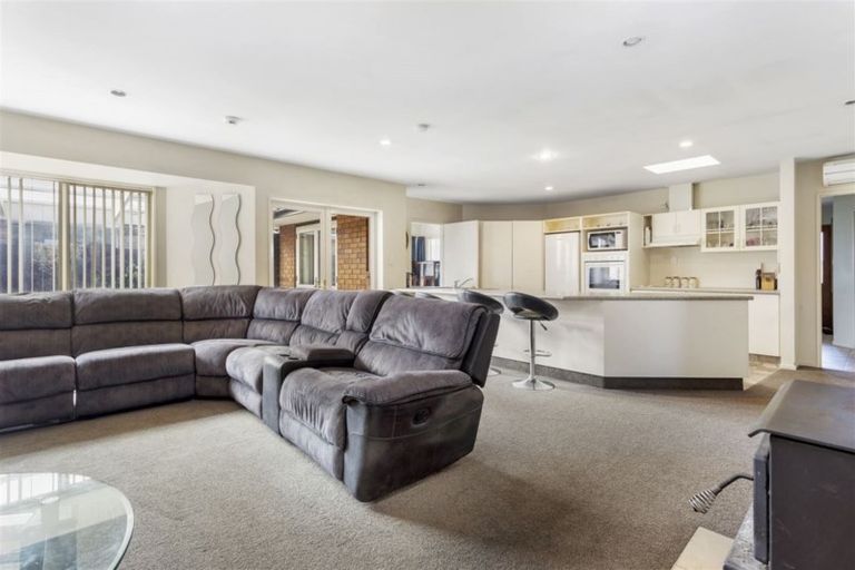 Photo of property in 17 Pearce Place, Kaiapoi, 7630