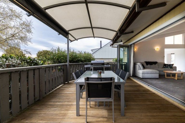 Photo of property in 106 Avondale Road, Taradale, Napier, 4112