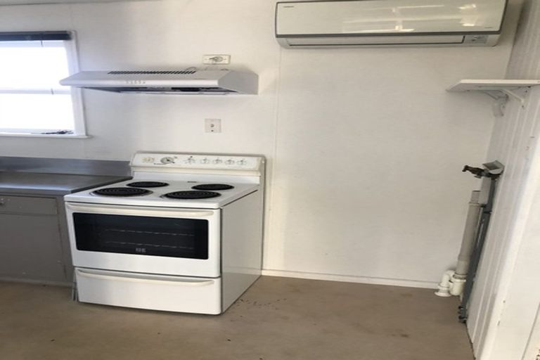 Photo of property in 2/3 Juniper Place, Burnside, Christchurch, 8053