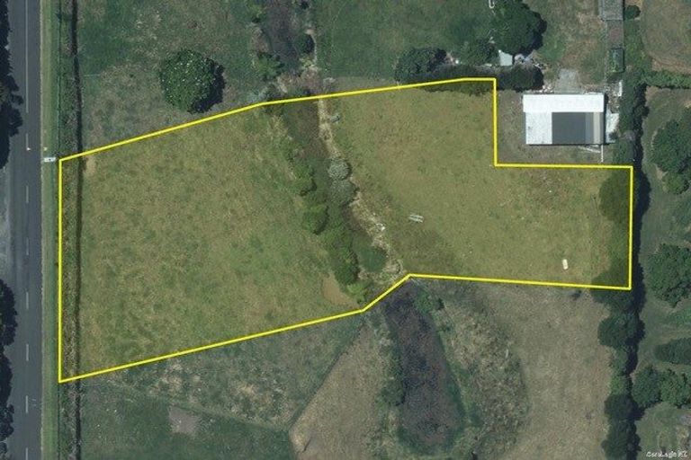 Photo of property in 10 Onaero Beach Road, Onaero, Waitara, 4383