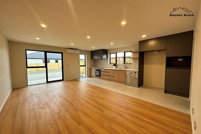 Photo of property in 14 Rorotu Avenue, Karaka, 2113