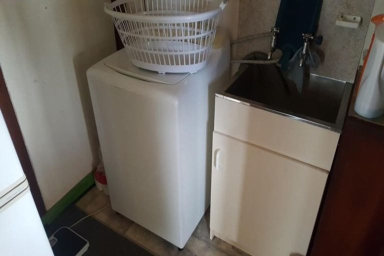 Photo of property in 100 Mackenzie Avenue, Woolston, Christchurch, 8023