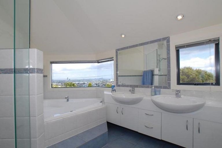 Photo of property in 16 Castor Bay Road, Castor Bay, Auckland, 0620