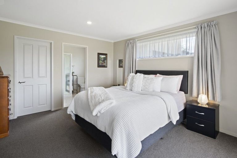 Photo of property in 42 Greig Place, Pukekohe, 2120