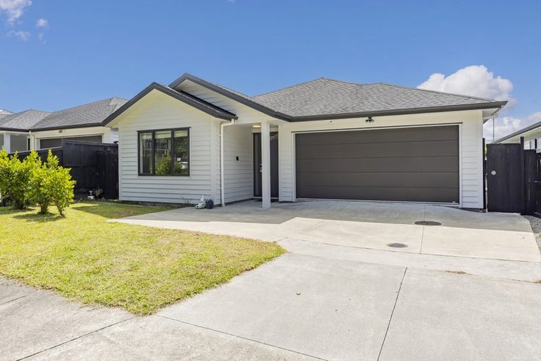 Photo of property in 91 Nobilo Road, Kumeu, 0810