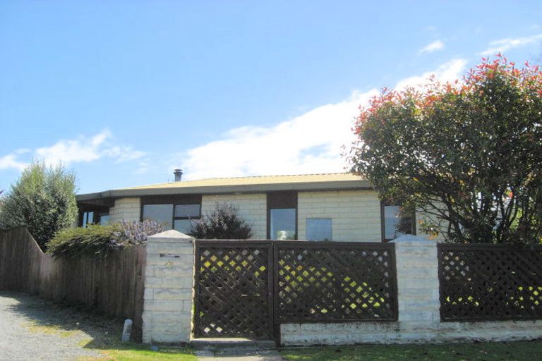 Photo of property in 43 Gibbs Drive, Woodend, 7610