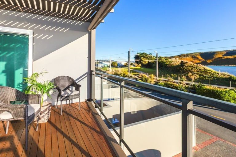 Photo of property in 101-u2 Mana Esplanade, Paremata, Porirua, 5026