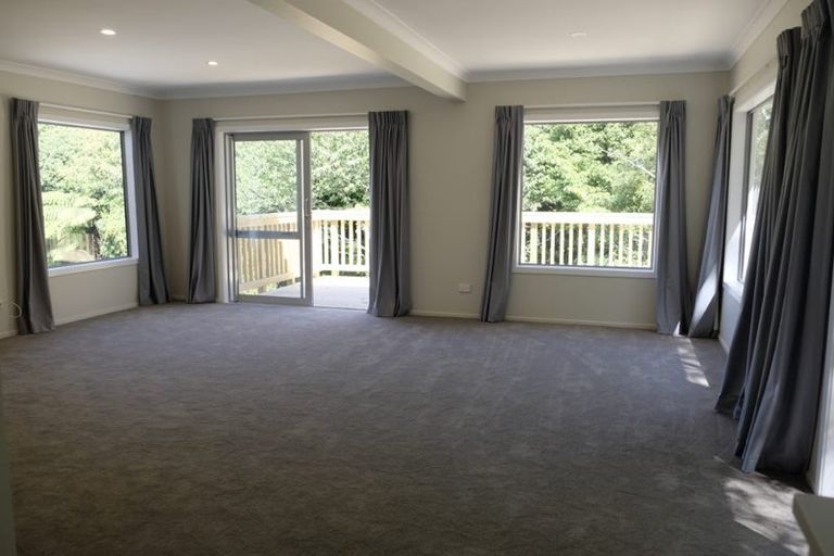 Photo of property in 102u4 Chester Road, Tawa, Wellington, 5028