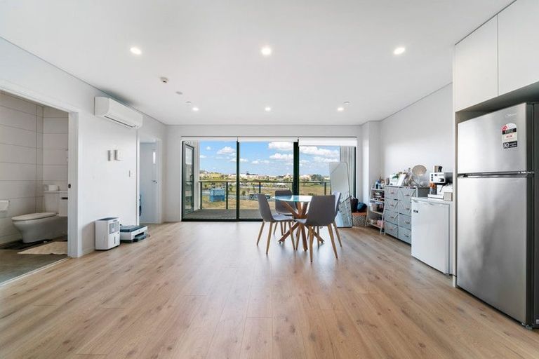 Photo of property in 304/3 Kaipiho Lane, Albany, Auckland, 0632