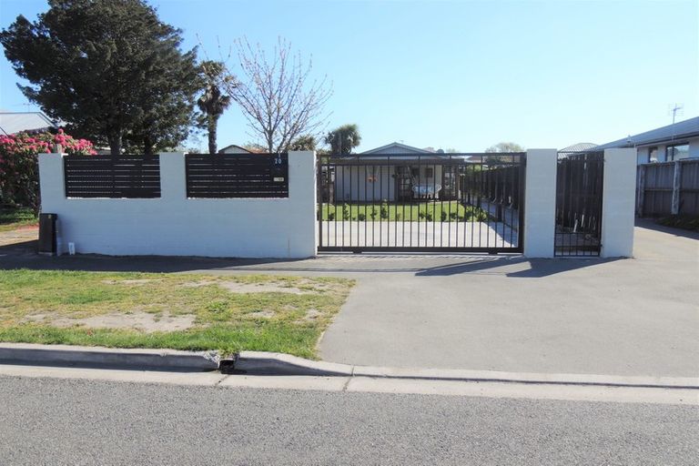 Photo of property in 20 Saltaire Street, North New Brighton, Christchurch, 8083