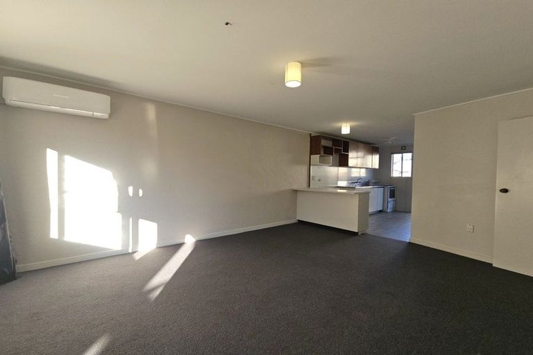 Photo of property in 3/35 Mana Esplanade, Paremata, Porirua, 5026