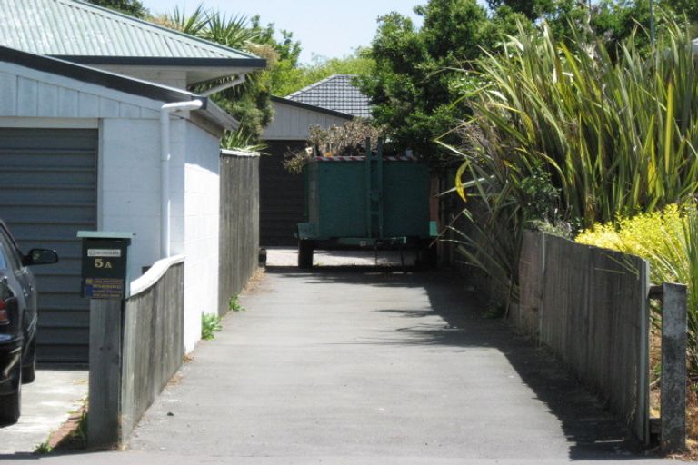 Photo of property in 5 Pinehurst Crescent, Russley, Christchurch, 8042