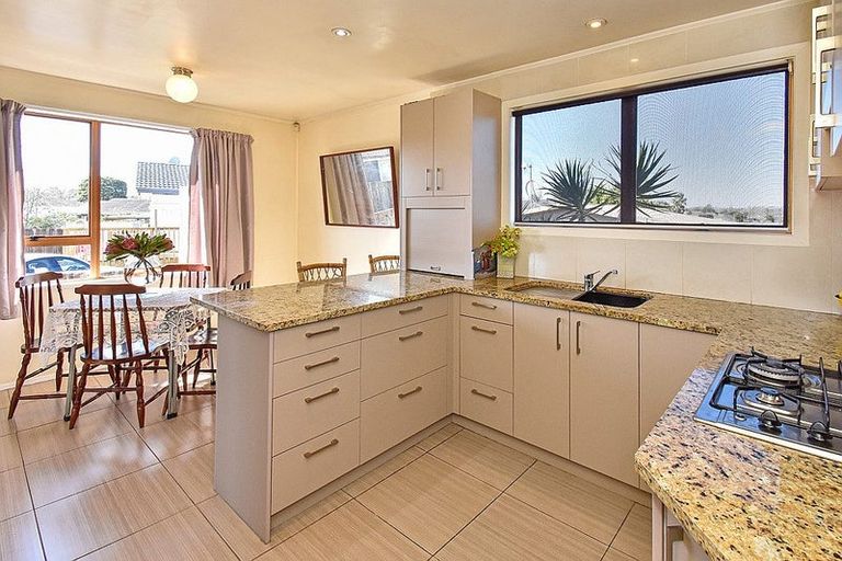 Photo of property in 55 Catkin Crescent, Papatoetoe, Auckland, 2025