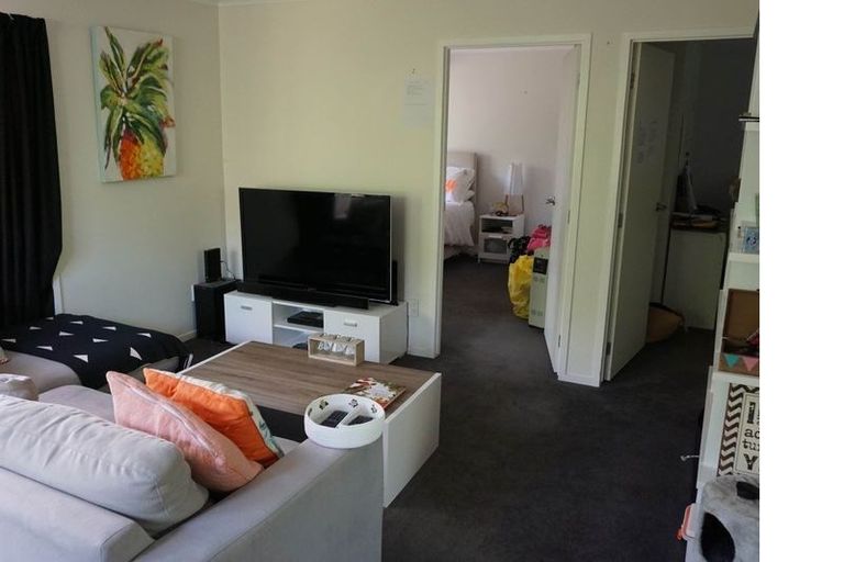 Photo of property in 32 Drome View Place, Beach Haven, Auckland, 0626