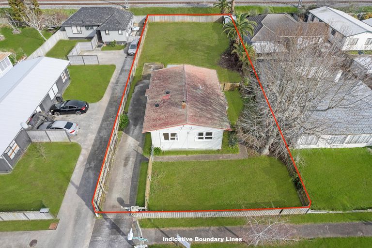 Photo of property in 76 Cambridge Terrace, Papatoetoe, Auckland, 2025