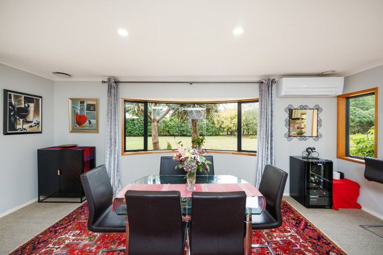 Photo of property in 46 Turitea Road, Fitzherbert, Palmerston North, 4472