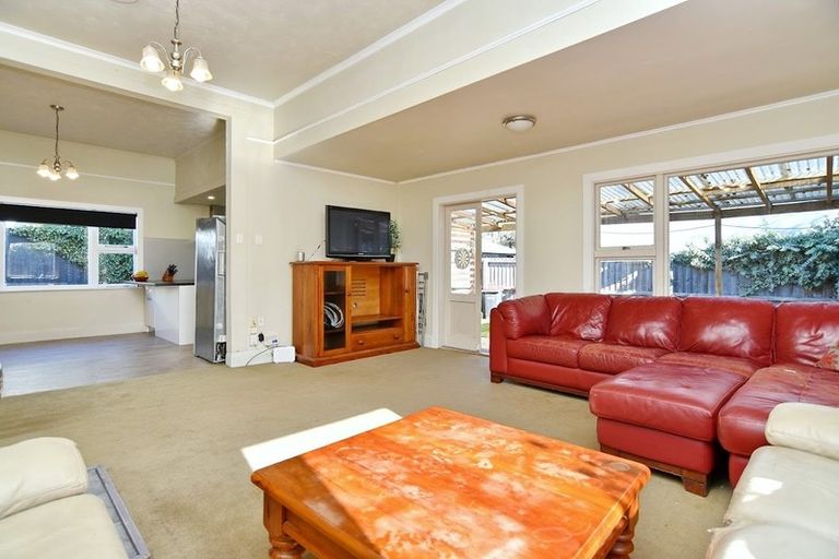Photo of property in 137 Geraldine Street, Edgeware, Christchurch, 8013