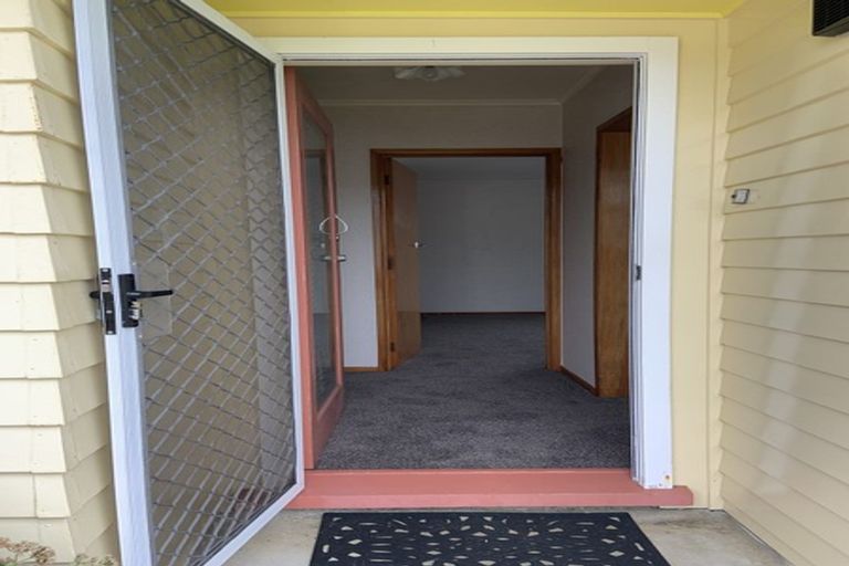 Photo of property in 43 Mason Street, New Lynn, Auckland, 0600