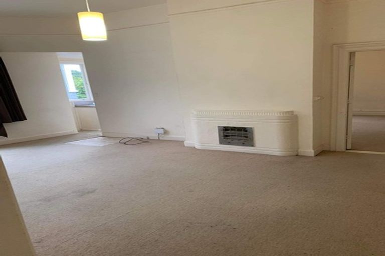 Photo of property in 2/106 Glenmore Street, Northland, Wellington, 6012