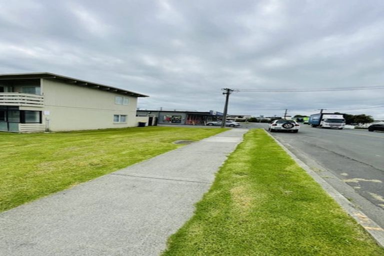 Photo of property in 7/5 Keeling Road, Henderson, Auckland, 0612