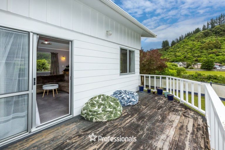 Photo of property in 71f2/ Gemstone Drive, Birchville, Upper Hutt, 5018