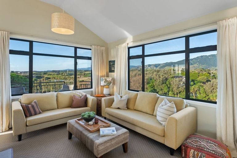 Photo of property in 8 Beachview Grove, Peka Peka, Waikanae, 5391