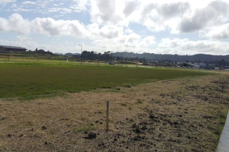 Photo of property in 59 Vinistra Road, Kumeu, 0810