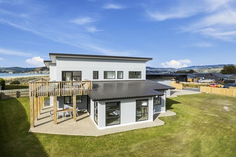 Photo of property in 9 Okahau Terrace, Warrington, 9471