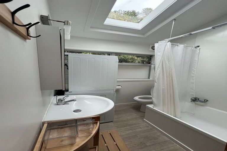 Photo of property in 5 Mcintyre Avenue, Mount Victoria, Wellington, 6011